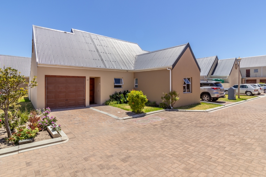 3 Bedroom Property for Sale in Whispering Pines Western Cape